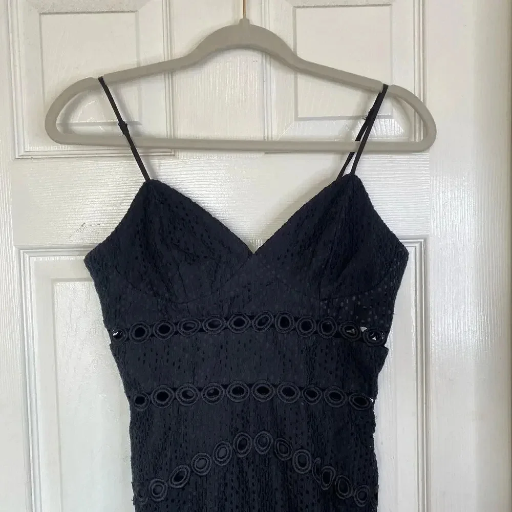 BARDOT Ariana Black Eyelet Crochet Lace Midi Dress Size 4 LBD Cocktail Party - Picture 5 of 9